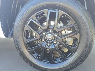 Toyota Tundra 2023 4x2 SR5 4p CrewMax Cab Pickup SB