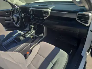 Toyota Tundra 2023 4x2 SR5 4p CrewMax Cab Pickup SB