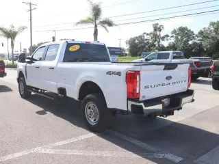Ford F-350 Super Duty 2023 4x4 XL 4dr Crew Cab 6.8 ft. SB SRW Pickup