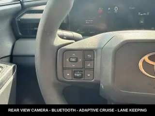 Toyota RAV4 2026 AWD LE 4p SUV