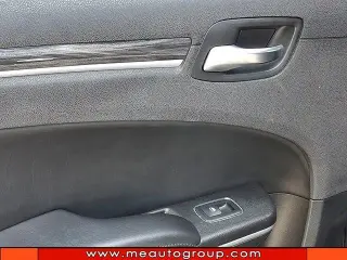 Chrysler 300 2019 AWD Touring 4p Sedan