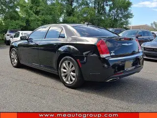 Chrysler 300 2019 AWD Touring 4p Sedan