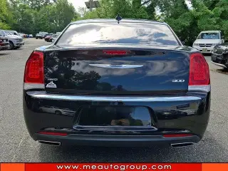Chrysler 300 2019 AWD Touring 4p Sedan