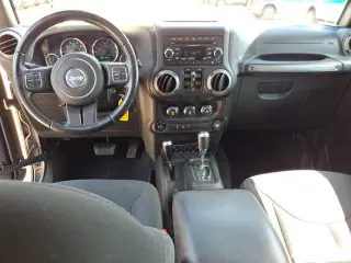 Jeep Wrangler Unlimited 2016 4x4 Sport 4p SUV
