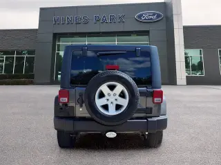 Jeep Wrangler Unlimited 2016 4x4 Sport 4p SUV