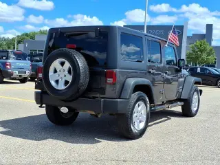 Jeep Wrangler Unlimited 2016 4x4 Sport 4p SUV