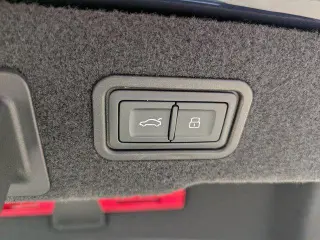 Audi A8 L 2022 AWD quattro 55 TFSI 4p Sedan