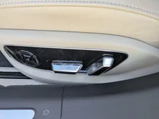 Audi A8 L 2022 AWD quattro 55 TFSI 4p Sedan
