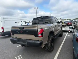 Nissan Titan 2023 4x4 PRO-4X 4dr Crew Cab 5.6 ft. SB