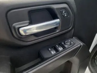 Chevrolet Silverado 2500HD 2024 4x4 Custom 4p Cab Tripulada LB