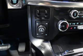 Ford F-150 2023 4x4 Lariat 4p SuperCrew 5.5 ft. CB