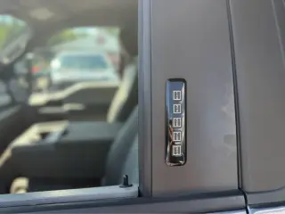 Ford F-350 Super Duty 2019 4x4 XLT 2p Cabina Estándar 145 pulgadas de distancia entre ejes Chasis DRW