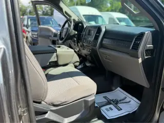 Ford F-350 Super Duty 2019 4x4 XLT 2p Cabina Estándar 145 pulgadas de distancia entre ejes Chasis DRW