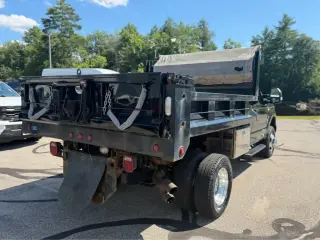 Ford F-350 Super Duty 2019 4x4 XLT 2p Cabina Estándar 145 pulgadas de distancia entre ejes Chasis DRW