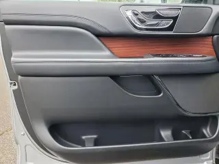 Lincoln Navigator 2023 4x4 Reserve SUV de 4 puertas