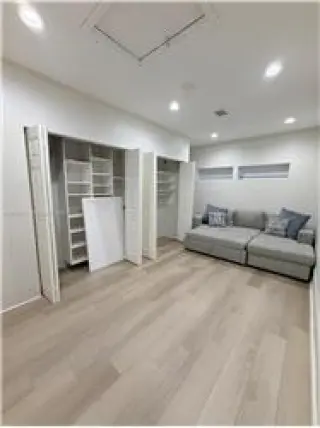Propiedad de alquiler con 4 dormitorios y 2 baños en Hollywood