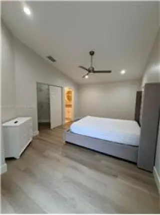 Propiedad de alquiler con 4 dormitorios y 2 baños en Hollywood