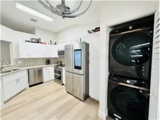 Propiedad de alquiler con 4 dormitorios y 2 baños en Hollywood