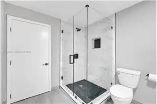 Propiedad en alquiler con 4 dormitorios y 2 baños en Hollywood
