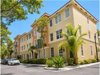 Propiedad en alquiler con 3 dormitorios y 2.5 baños en Hallandale Beach