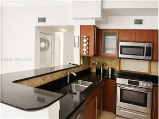 Propiedad en alquiler con 3 dormitorios y 2.5 baños en Hallandale Beach