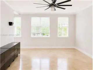 Propiedad en alquiler con 3 dormitorios y 2.5 baños en Hallandale Beach