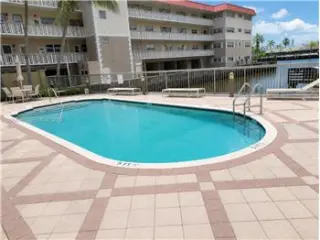Propiedad en alquiler con 3 dormitorios y 2.5 baños en Hallandale Beach
