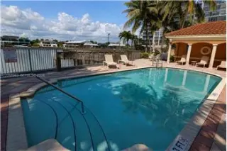 Propiedad en alquiler con 3 dormitorios y 2.5 baños en Hallandale Beach