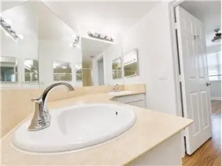 Propiedad en alquiler con 3 dormitorios y 2.5 baños en Hallandale Beach