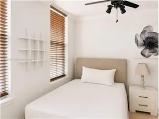 Propiedad en alquiler con 3 dormitorios y 2.5 baños en Hallandale Beach