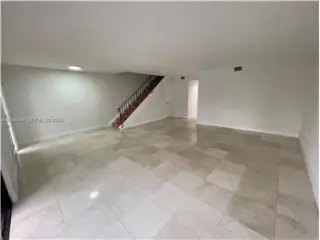 Propiedad en alquiler con 3 dormitorios y 2 baños en North Miami Beach