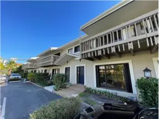 Propiedad en alquiler con 3 dormitorios y 2 baños en North Miami Beach