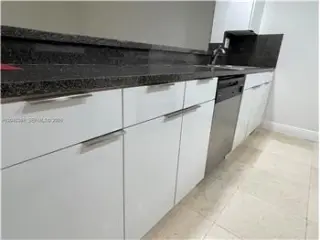 Propiedad en alquiler con 3 dormitorios y 2 baños en North Miami Beach