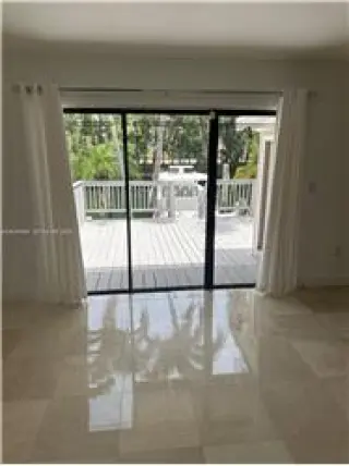 Propiedad en alquiler con 3 dormitorios y 2 baños en North Miami Beach