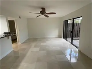 Propiedad en alquiler con 3 dormitorios y 2 baños en North Miami Beach