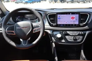 Chrysler Pacifica Plug-In Hybrid 2025 Pinnacle 4p Minivan