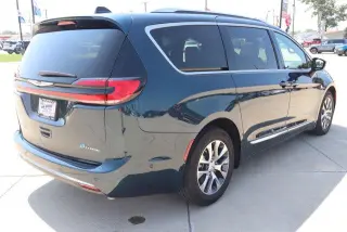Chrysler Pacifica Plug-In Hybrid 2025 Pinnacle 4p Minivan