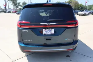 Chrysler Pacifica Plug-In Hybrid 2025 Pinnacle 4p Minivan
