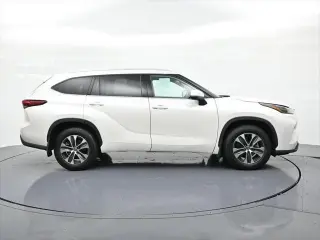 Toyota Highlander 2021 AWD XLE SUV 4p.
