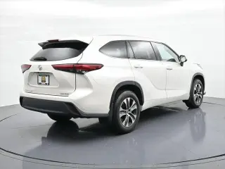 Toyota Highlander 2021 AWD XLE SUV 4p.