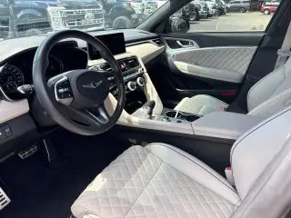 Genesis G70 2023 3.3T Standard 4p Sedan