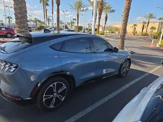 Ford Mustang Mach-E 2023 Premium 4p SUV