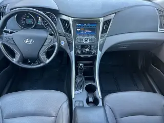 Hyundai SONATA Hybrid 2013 Limited 4dr Sedan