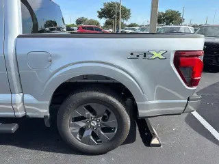 Ford F-150 2025 4x2 STX 4p SuperCrew 5.5 ft. SB