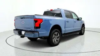 Ford F-150 Lightning 2023 AWD XLT 4p SuperCrew 5.5 ft. SB