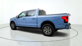 Ford F-150 Lightning 2023 AWD XLT 4p SuperCrew 5.5 ft. SB