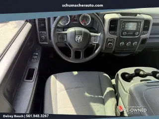 Ram 1500 Classic 2019 4x2 Tradesman 4dr Crew Cab 5.5 ft. SB Camioneta