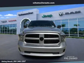 Ram 1500 Classic 2019 4x2 Tradesman 4dr Crew Cab 5.5 ft. SB Camioneta