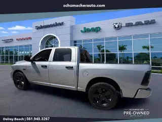 Ram 1500 Classic 2019 4x2 Tradesman 4dr Crew Cab 5.5 ft. SB Camioneta