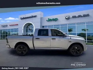 Ram 1500 Classic 2019 4x2 Tradesman 4dr Crew Cab 5.5 ft. SB Camioneta